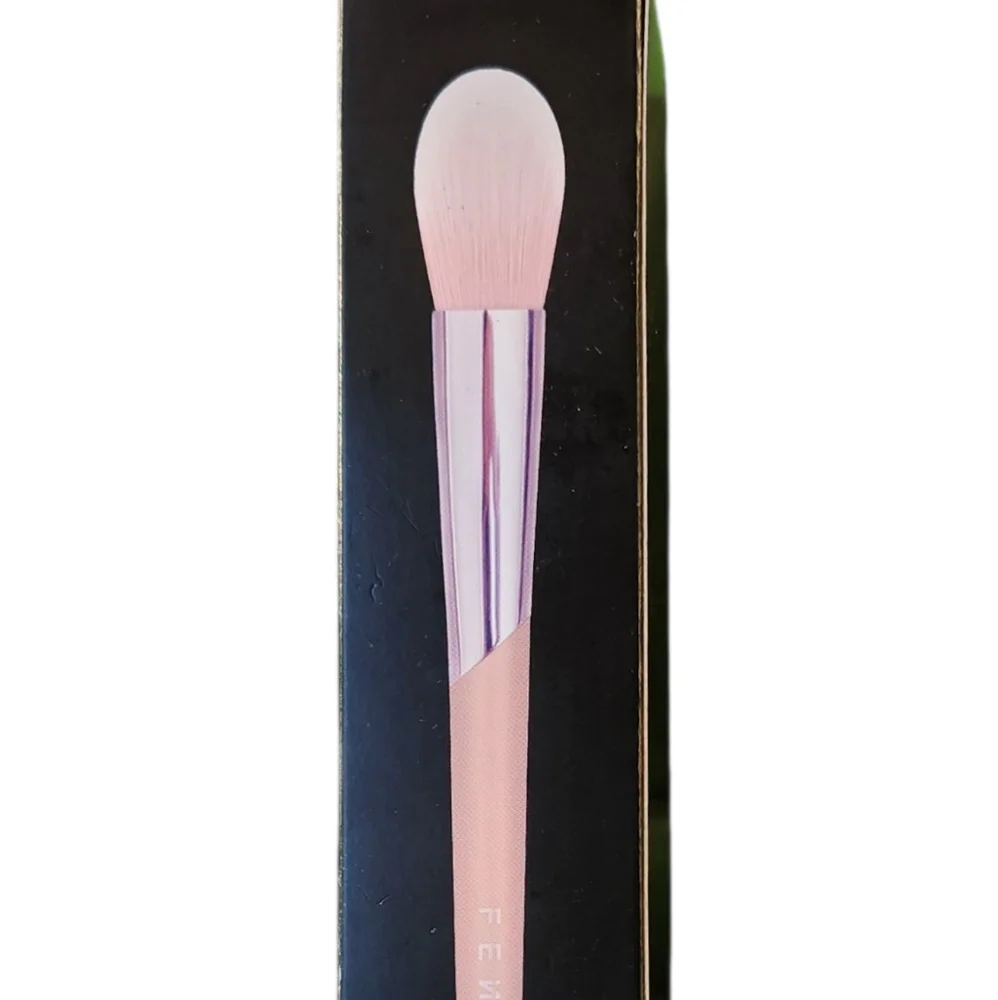 Fenty Beauty Precision Highlighter Makeup Brush 135